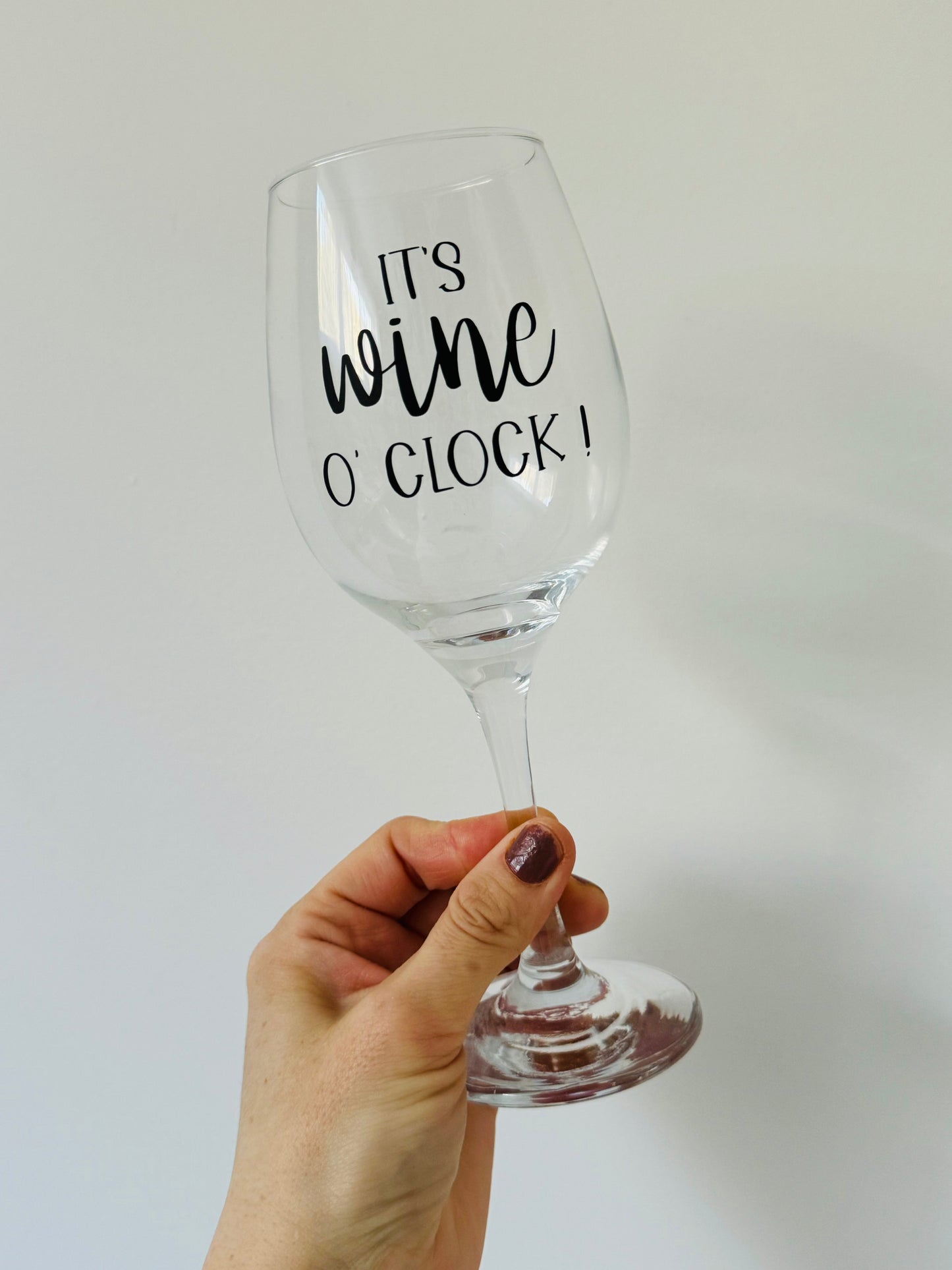 Autocollant « It’s wine o’clock »